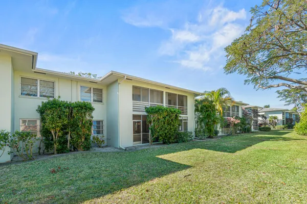 $97,000 | 2700 Southwest 22nd Avenue, Unit 1407, Delray Beach, FL 33445