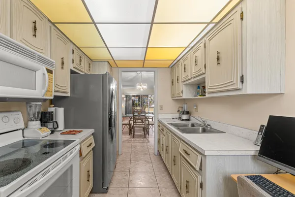 $97,000 | 2700 Southwest 22nd Avenue, Unit 1407, Delray Beach, FL 33445