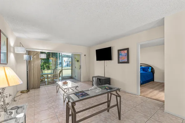 $97,000 | 2700 Southwest 22nd Avenue, Unit 1407, Delray Beach, FL 33445