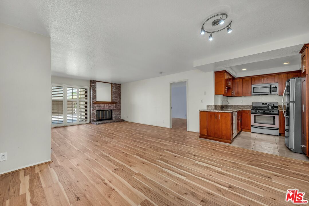 8512 Tuscany Avenue, Unit 207 Playa del Rey, CA 90293 - Photo 17 of 35