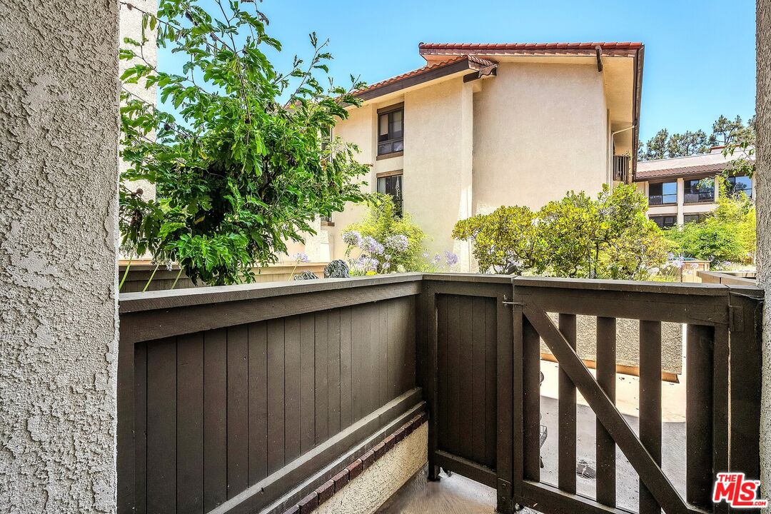 8512 Tuscany Avenue, Unit 207 Playa del Rey, CA 90293 - Photo 24 of 35