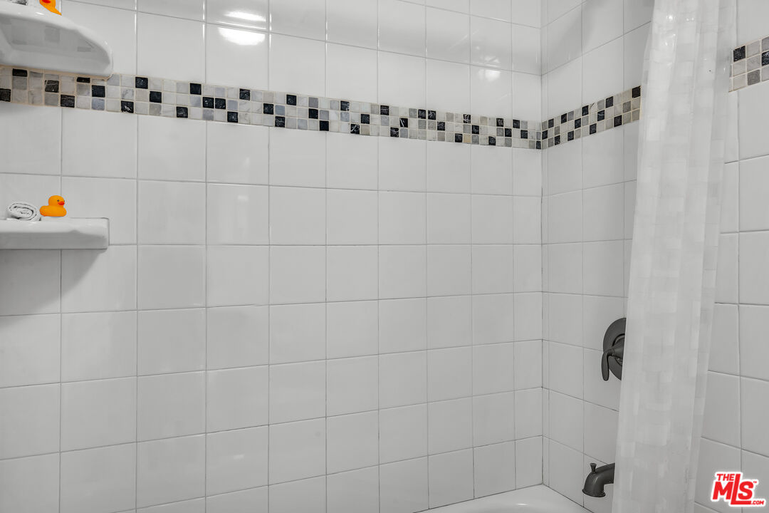 8512 Tuscany Avenue, Unit 207 Playa del Rey, CA 90293 - Photo 28 of 35