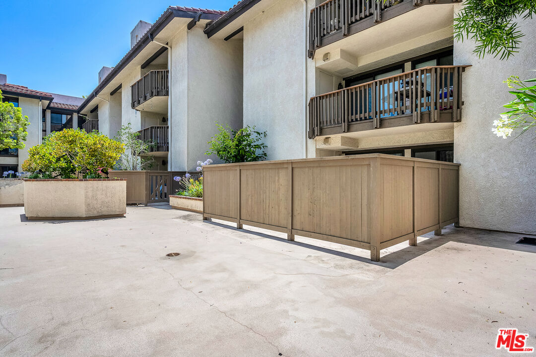 8512 Tuscany Avenue, Unit 207 Playa del Rey, CA 90293 - Photo 5 of 35