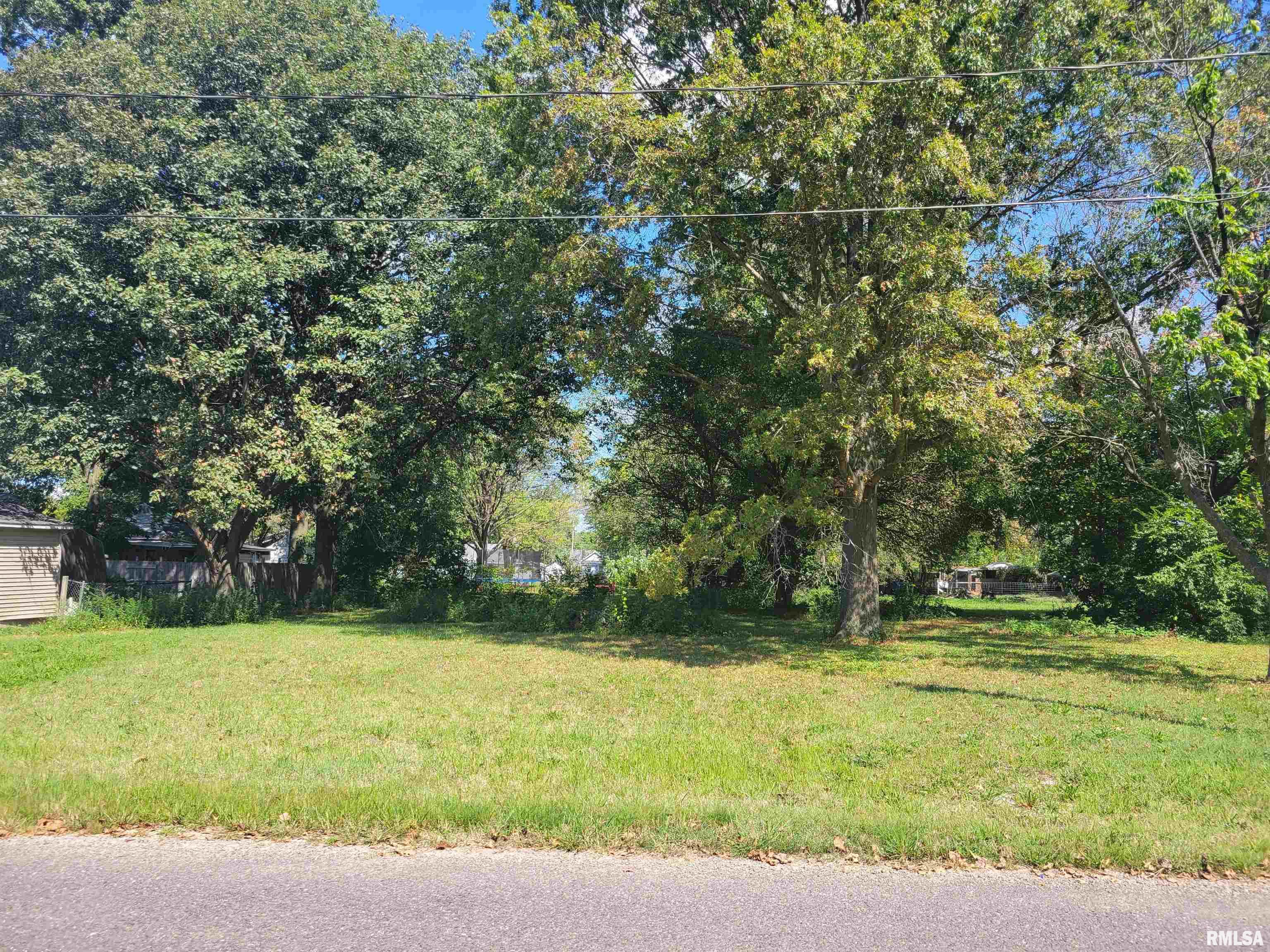607 East Water Street Litchfield, IL 62056 - Photo 1 of 2