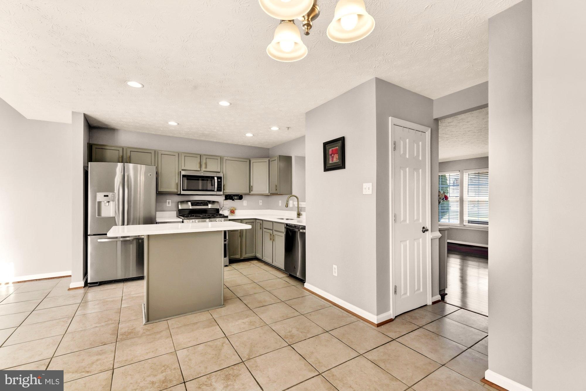 7612 Gladstone Road Baltimore, MD 21244 - Photo 8 of 25 Gallery Image 8