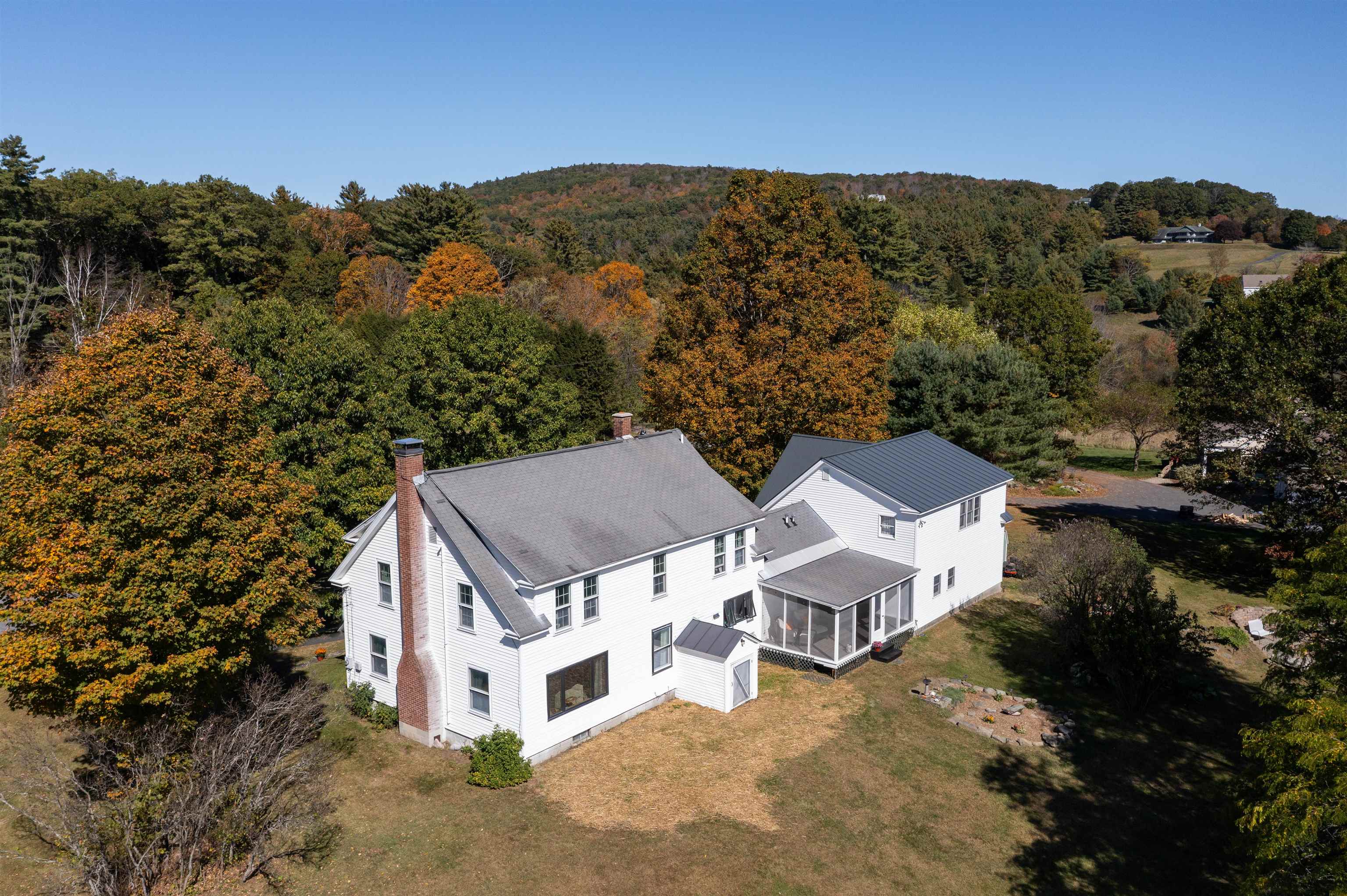 52 Farr Road Lebanon, NH 03766 - Photo 5 of 48