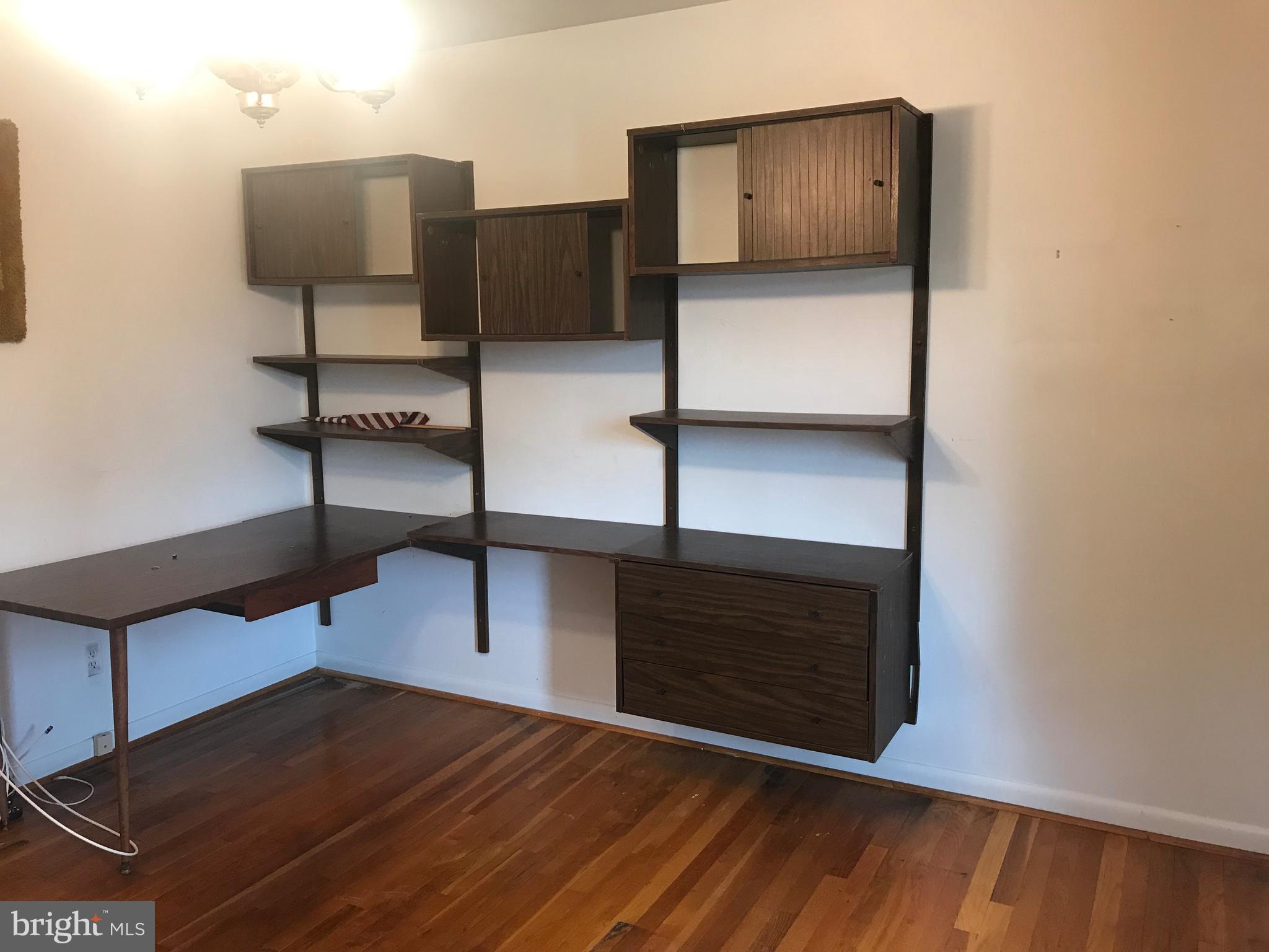 810 Smoke Tree Road Baltimore, MD 21208 - Photo 14 of 25 Built ins stay