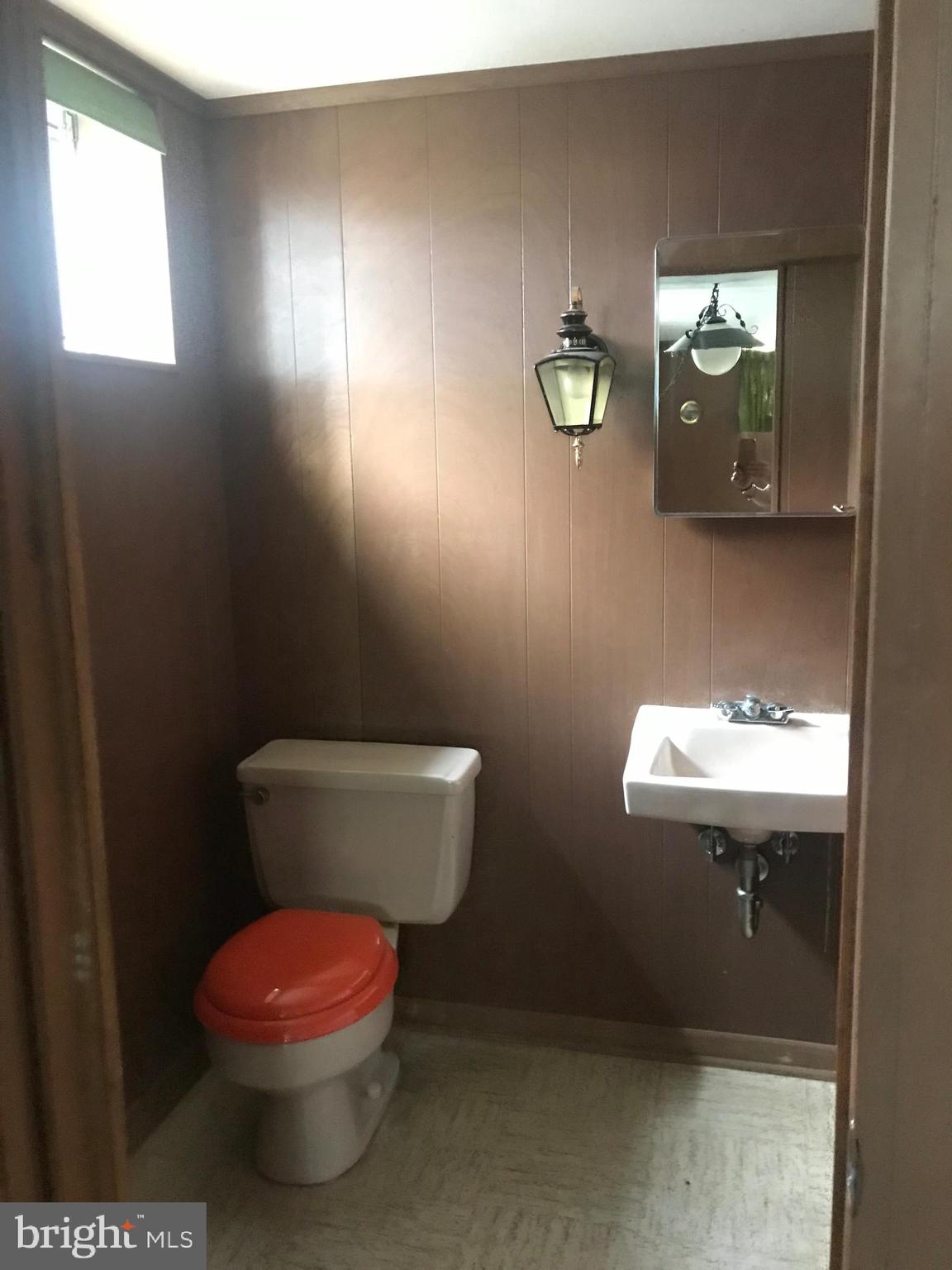 810 Smoke Tree Road Baltimore, MD 21208 - Photo 22 of 25 basement half bath
