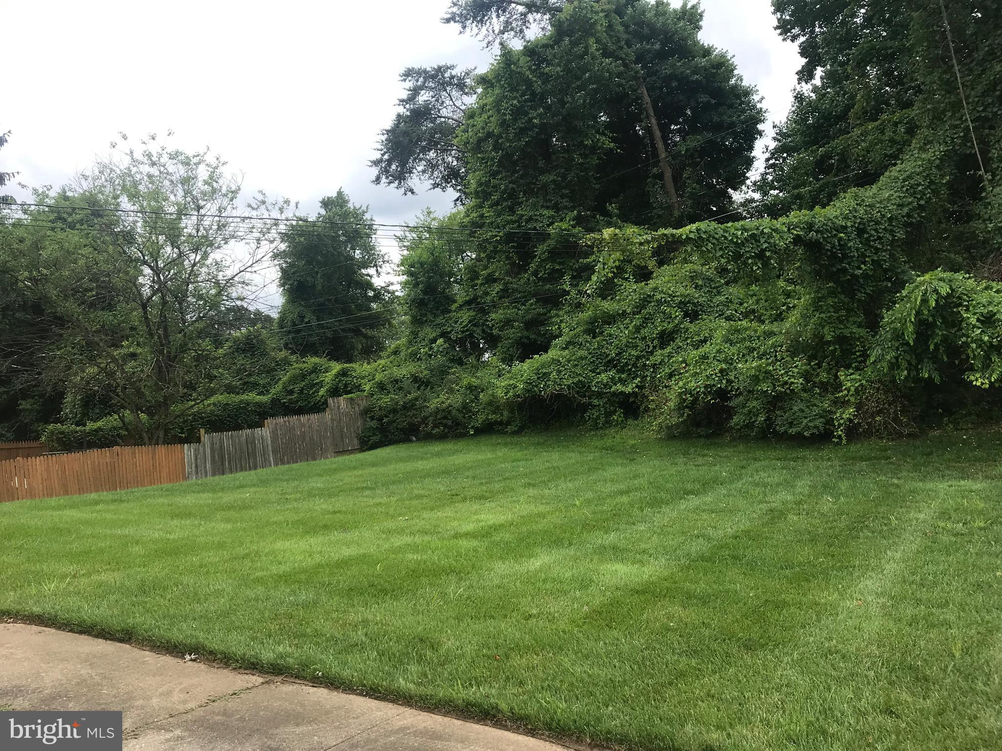 810 Smoke Tree Road Baltimore, MD 21208 - Photo 24 of 25 Rear
