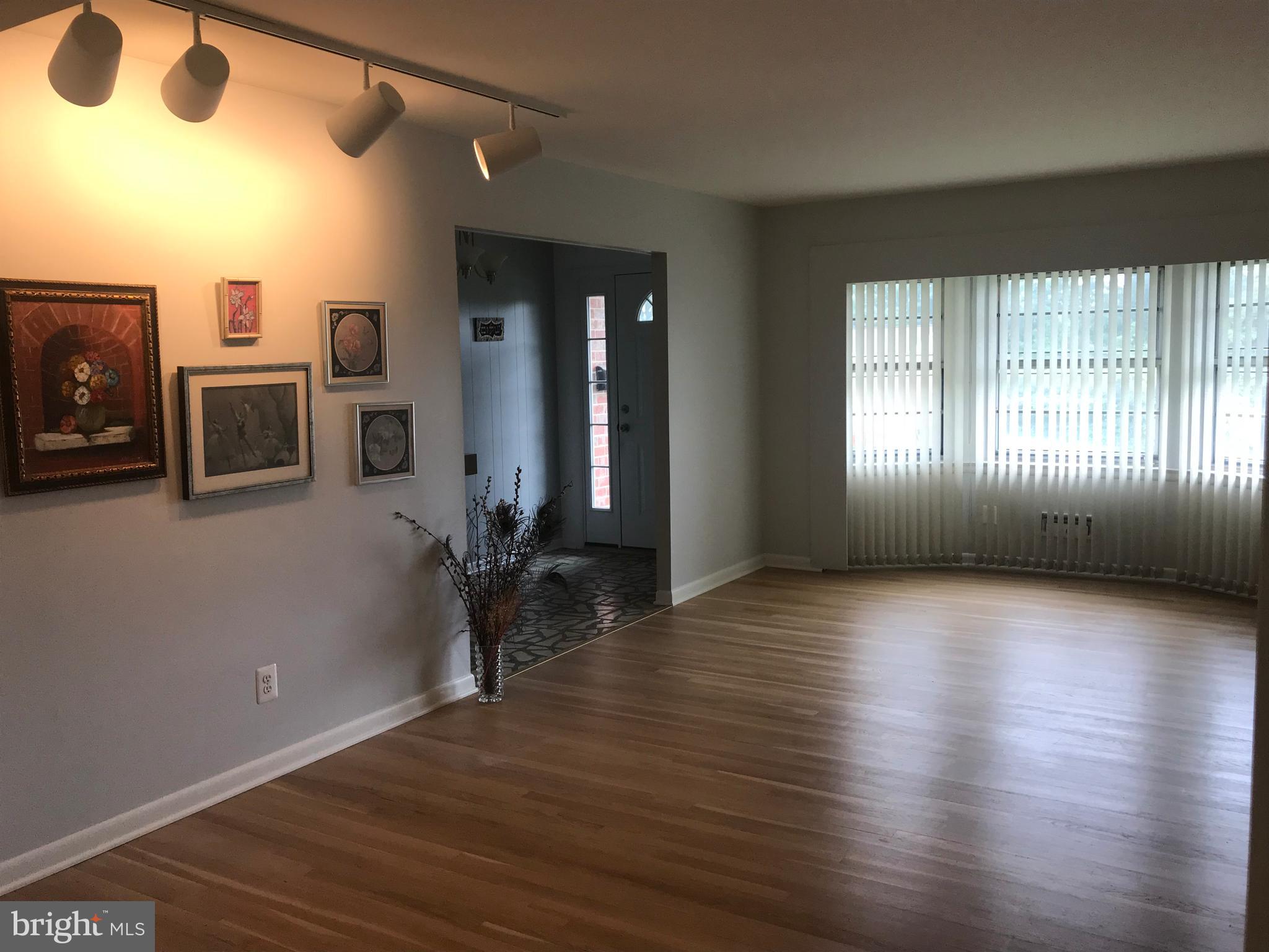 810 Smoke Tree Road Baltimore, MD 21208 - Photo 5 of 25 Gallery Image 5