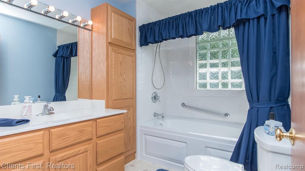 627 Castlebar Drive Rochester Hills, MI 48309 - Photo 19 of 34