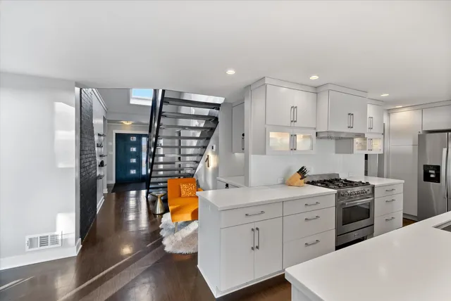 $1,380,000 | 2533 Lakeshore Drive, Sheboygan, WI 53081