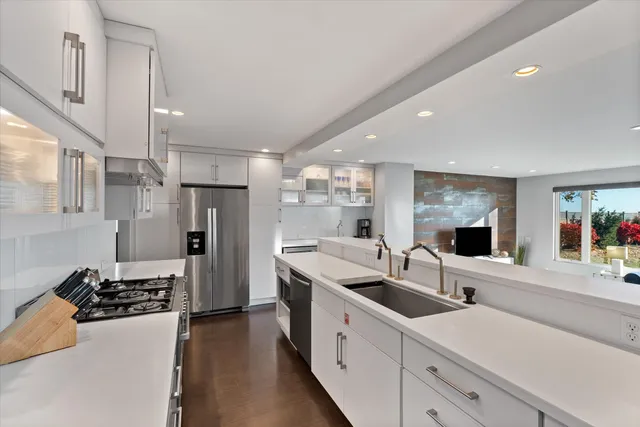 $1,380,000 | 2533 Lakeshore Drive, Sheboygan, WI 53081