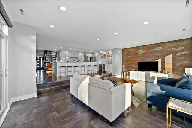 $1,380,000 | 2533 Lakeshore Drive, Sheboygan, WI 53081