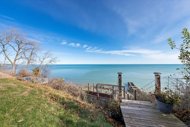 $1,380,000 | 2533 Lakeshore Drive, Sheboygan, WI 53081