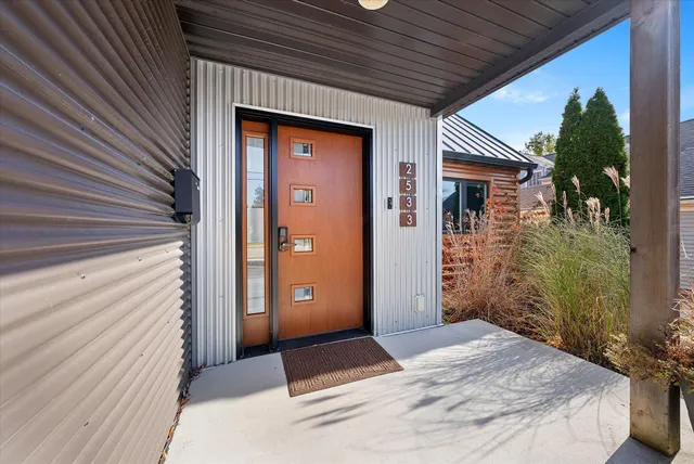 $1,380,000 | 2533 Lakeshore Drive, Sheboygan, WI 53081