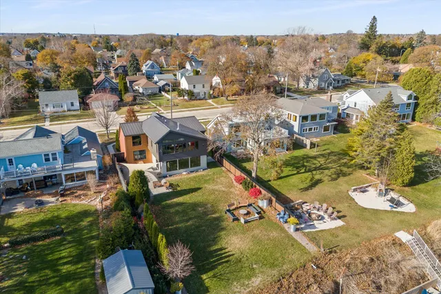 $1,380,000 | 2533 Lakeshore Drive, Sheboygan, WI 53081