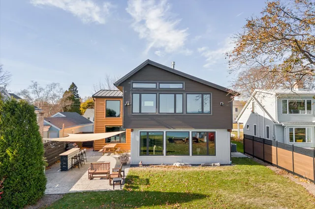 $1,380,000 | 2533 Lakeshore Drive, Sheboygan, WI 53081