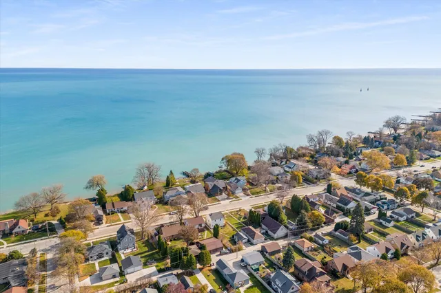 $1,380,000 | 2533 Lakeshore Drive, Sheboygan, WI 53081