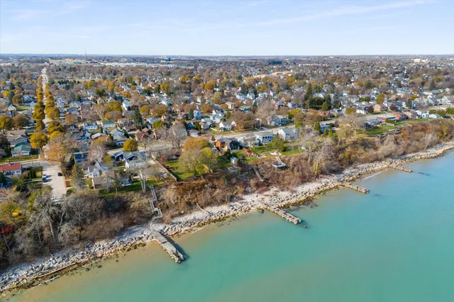 $1,380,000 | 2533 Lakeshore Drive, Sheboygan, WI 53081