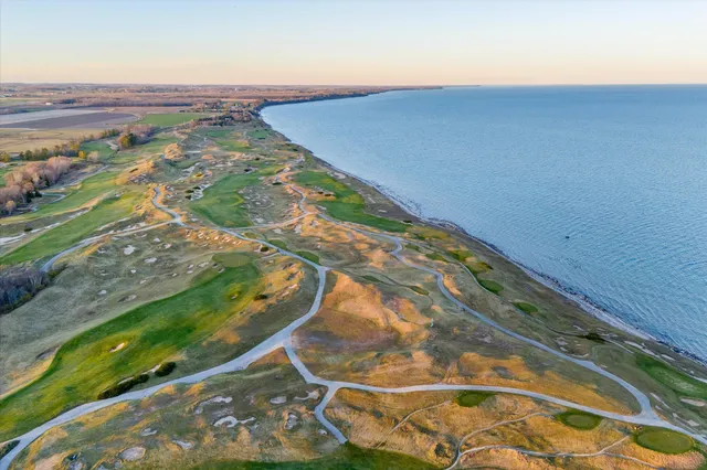 $1,380,000 | 2533 Lakeshore Drive, Sheboygan, WI 53081