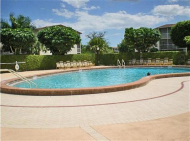 233 Suffolk F, Unit 233F Boca Raton, FL 33434 - Photo 11 of 16 20190612151902107172000000-o