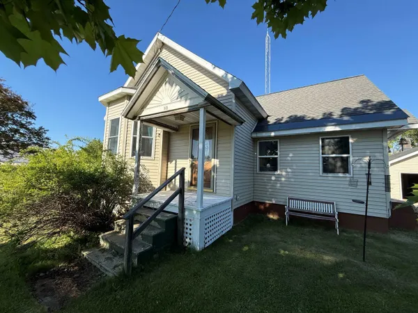 $185,000 | 92 Highway 41, Carney, MI 49812