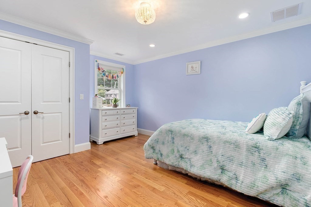 240 Wiswall Road Newton, MA 02459 - Photo 23 of 36