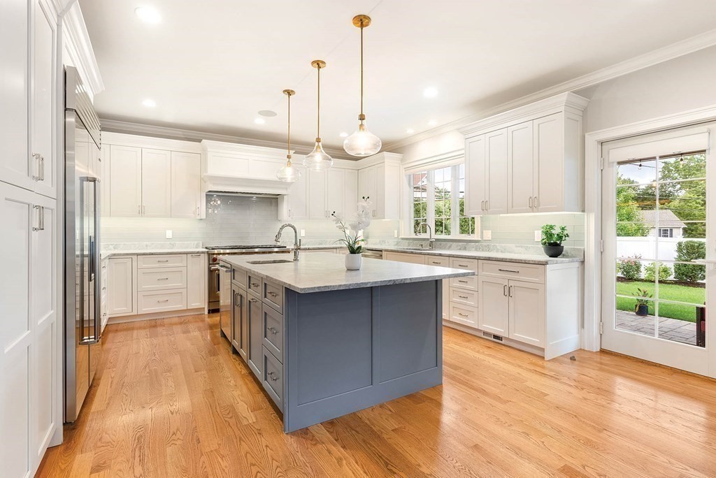 240 Wiswall Road Newton, MA 02459 - Photo 8 of 36
