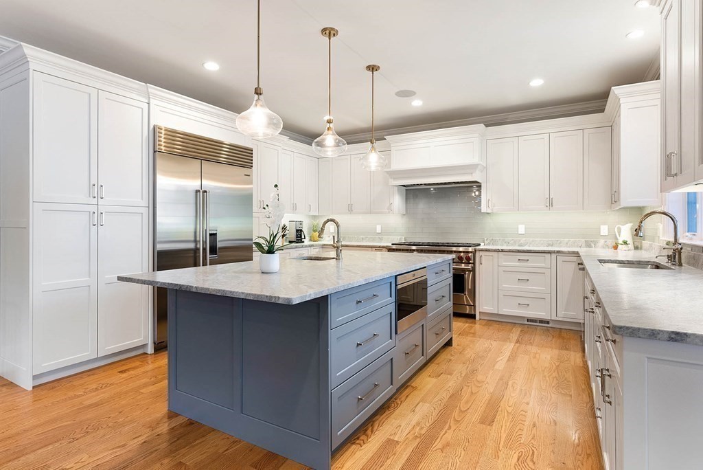240 Wiswall Road Newton, MA 02459 - Photo 9 of 36
