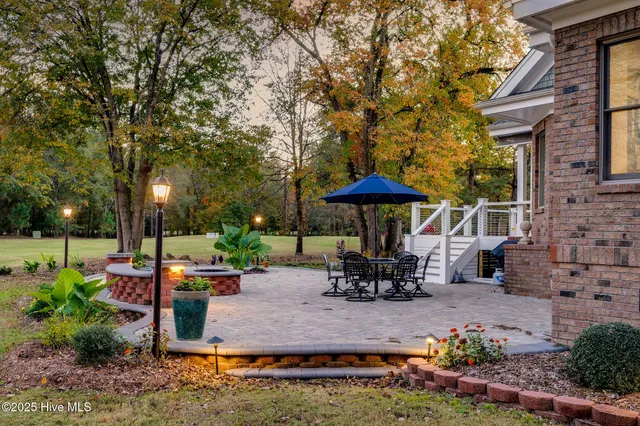 $689,000 | 112 Cedar Court, Wallace, NC 28466