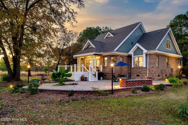 $689,000 | 112 Cedar Court, Wallace, NC 28466