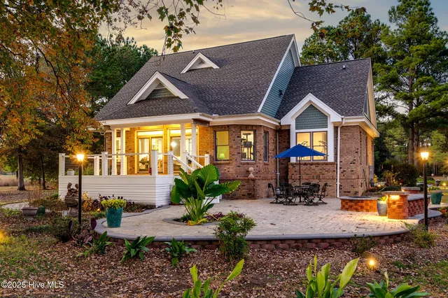 $689,000 | 112 Cedar Court, Wallace, NC 28466