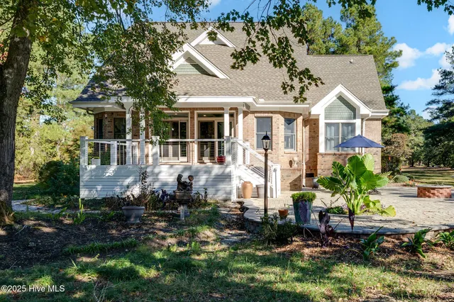 $689,000 | 112 Cedar Court, Wallace, NC 28466