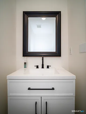 $899,000 | 81 Old Stratfield Road, Fairfield, CT 06825