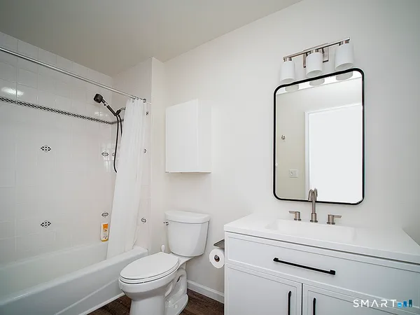 $899,000 | 81 Old Stratfield Road, Fairfield, CT 06825