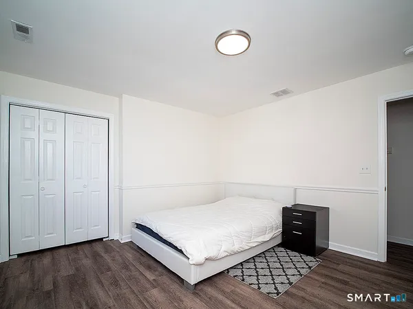 $899,000 | 81 Old Stratfield Road, Fairfield, CT 06825