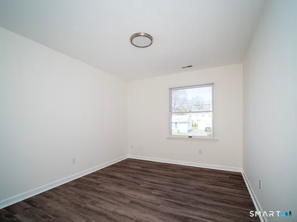 $899,000 | 81 Old Stratfield Road, Fairfield, CT 06825