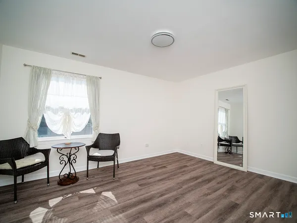 $899,000 | 81 Old Stratfield Road, Fairfield, CT 06825