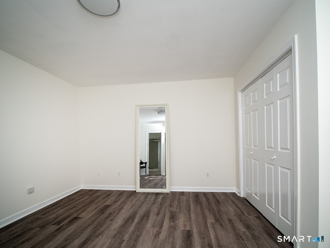 81 Old Stratfield Road Fairfield, CT 06825 - Photo 24 of 38