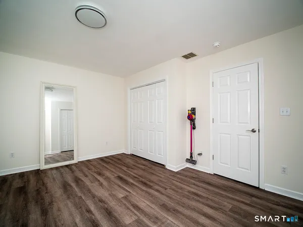 $899,000 | 81 Old Stratfield Road, Fairfield, CT 06825