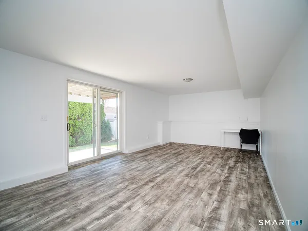 $899,000 | 81 Old Stratfield Road, Fairfield, CT 06825