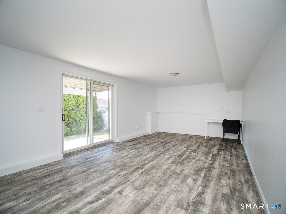 81 Old Stratfield Road Fairfield, CT 06825 - Photo 30 of 38