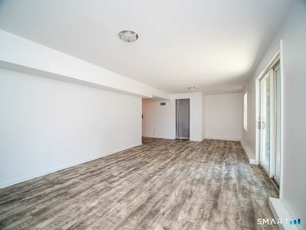 $899,000 | 81 Old Stratfield Road, Fairfield, CT 06825