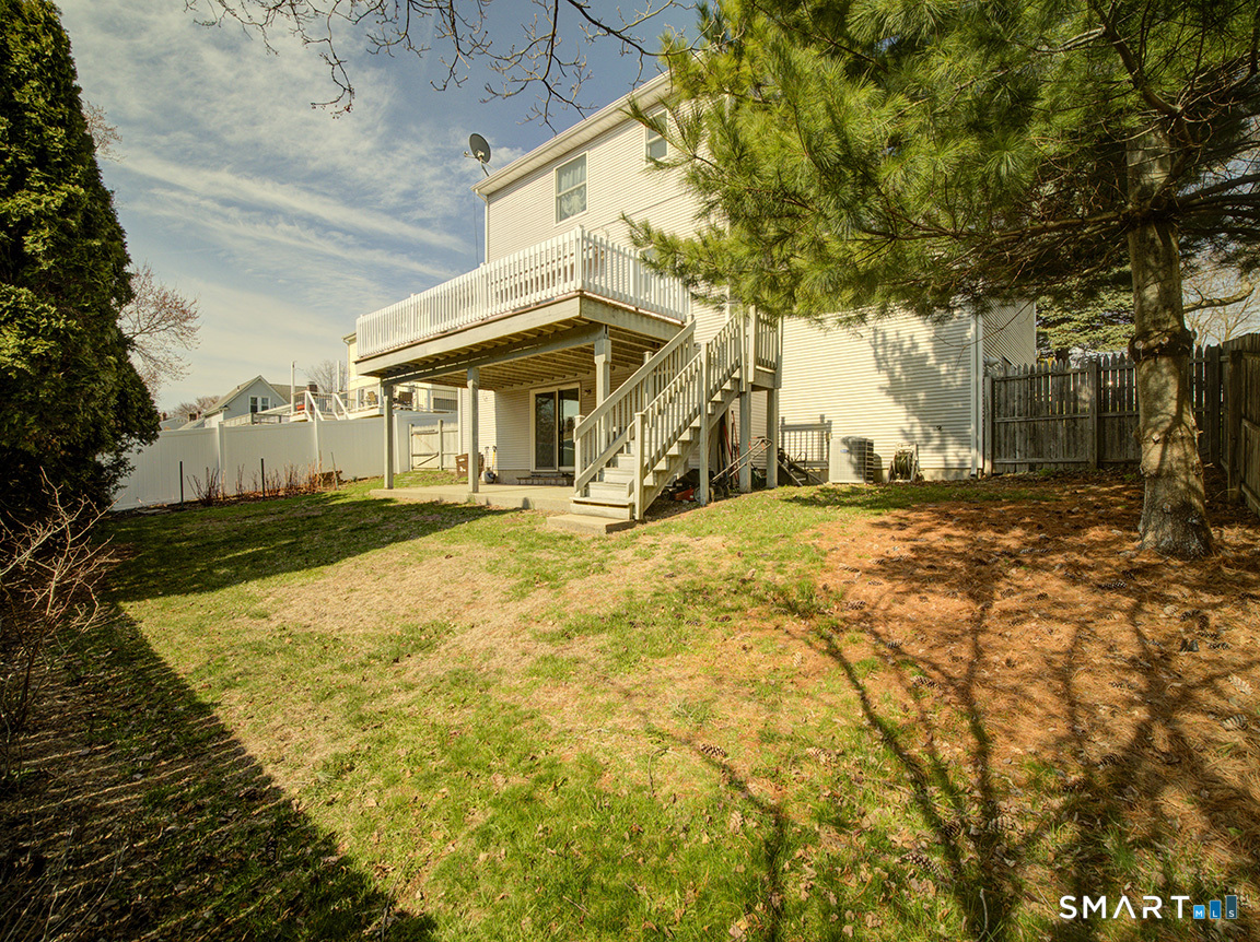 81 Old Stratfield Road Fairfield, CT 06825 - Photo 34 of 38