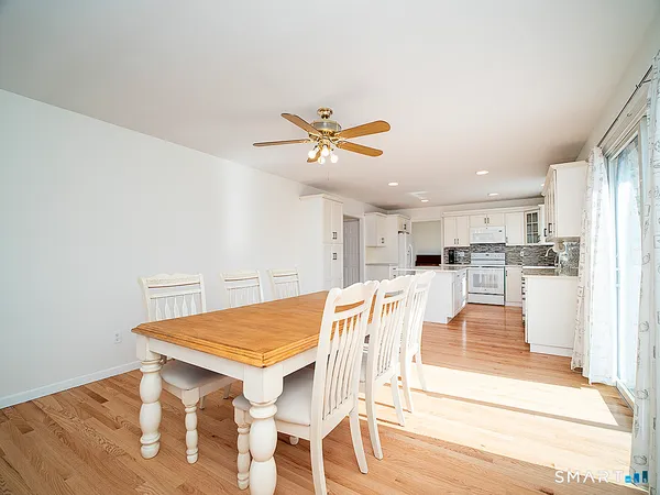 $899,000 | 81 Old Stratfield Road, Fairfield, CT 06825