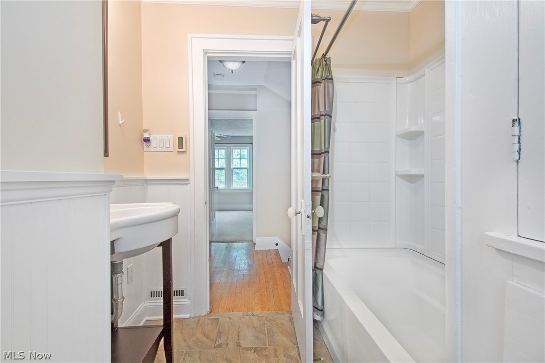 2641 Shaker Road Cleveland Heights, OH 44118 - Photo 17 of 20 Gallery Image 17