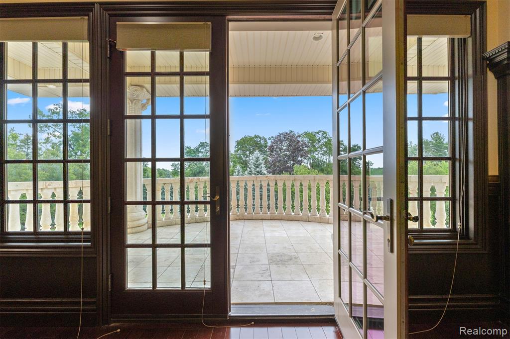 18585 Sheldon Road Northville, MI 48168 - Photo 49 of 98