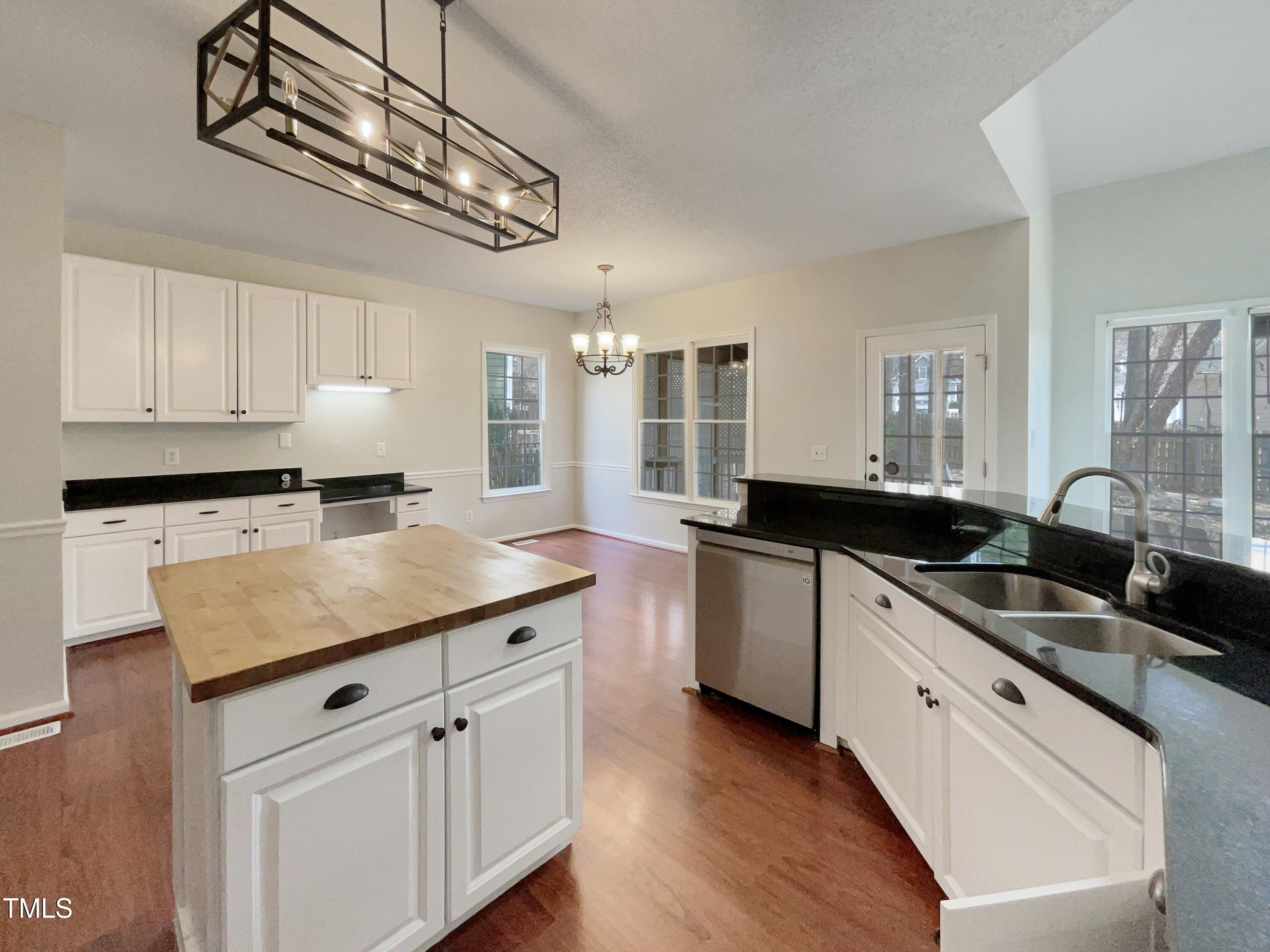 12316 Amoretto Way Raleigh, NC 27613 - Photo 6 of 24 listing_4