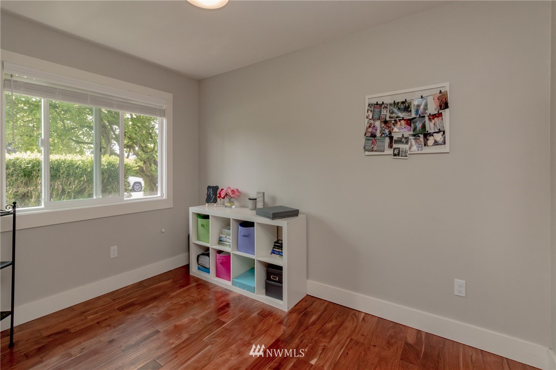 3912 Northeast 23rd Place Renton, WA 98056 - Photo 14 of 20 Gallery Image 14